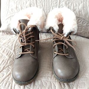 Justice brown boots faux fur lined zipper inside size 4